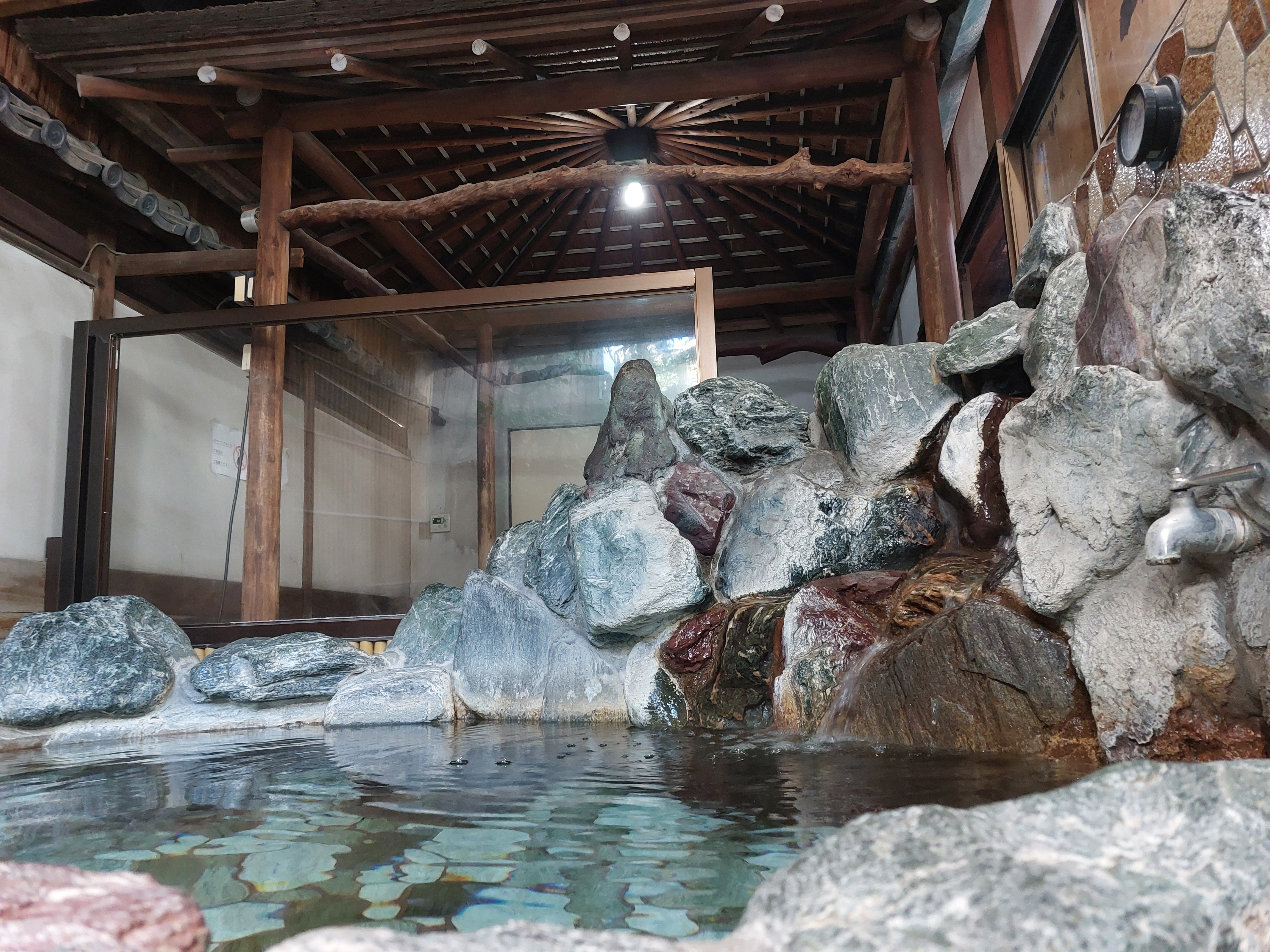 天然の井戸水でリラックス