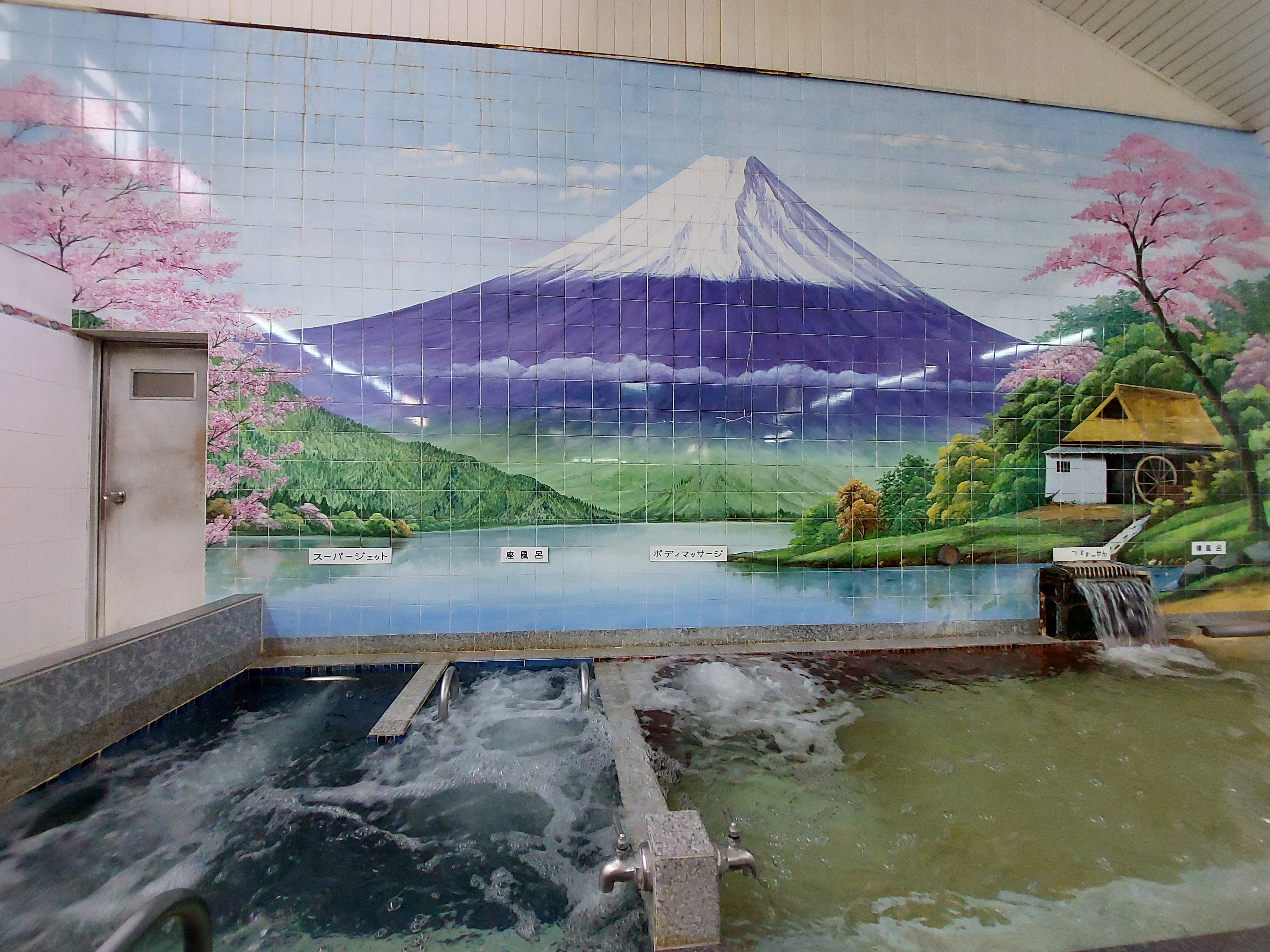 薪で沸かすやわらかな湯で、疲れた心と体をひと休み